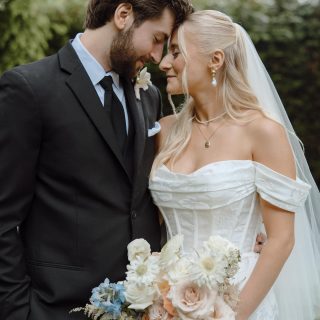 Noah + Kendra, wrapped up in each other, exactly where they belong on their Wedding day! 🥂🍾

Planner: @plannedbysydney
Photograhy: @alexapedrozaphoto
Hair: @kels_hairstylist
Bouquet: @blushandbalsam

#dreamgroupweddingplanners #vancouverweddingvendors #vancouverweddinginspo