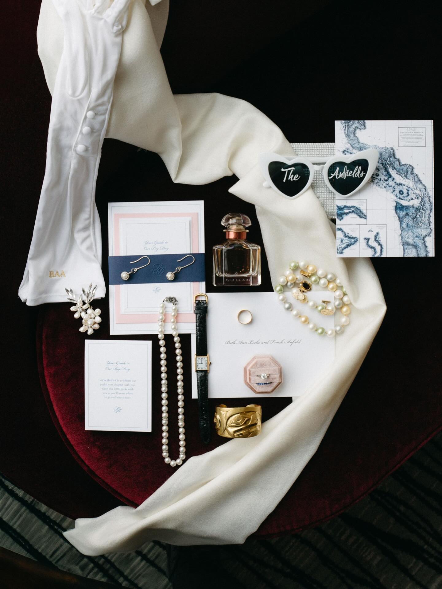All the pretty things laid out with intention. 🤍

Planner: @plannedbybrynn
Photographer: @scottlittlephoto

#dreamgroupweddingplanners #vancouverweddingplanner #vancouverweddings