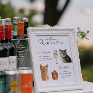 Signature sips inspired by your four legged VIPs? We’re obsessed 🍸🐾

Planner: @plannedbyalexa
Photographer: @jamiedelainephoto 

#DreamGroupWeddings #Weddingdetails #furbabywedding #VancouverWeddings #WeddingDay