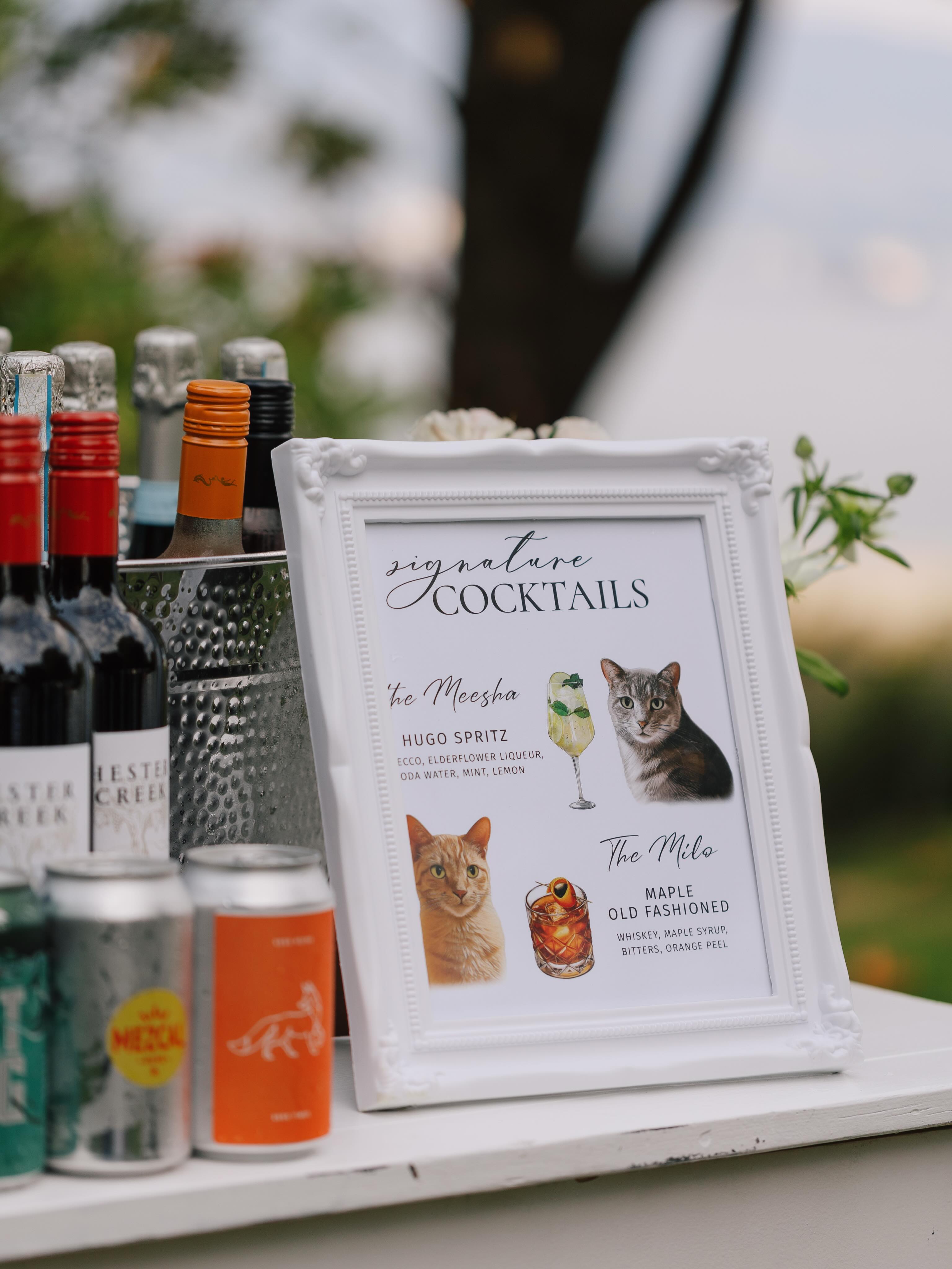 Signature sips inspired by your four legged VIPs? We’re obsessed 🍸🐾

Planner: @plannedbyalexa
Photographer: @jamiedelainephoto 

#DreamGroupWeddings #Weddingdetails #furbabywedding #VancouverWeddings #WeddingDay