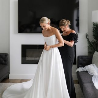 To the ones who tighten the dress, pin the boutonnière, offer words of wisdom, bestow “something borrowed”, encourage us in love. Happy Mother’s Day to the women that nurtured us.💐

Photographer: @meghanhemstra