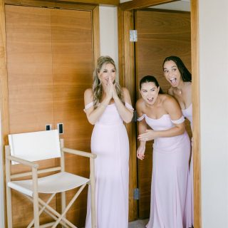 What the bridesmaids see vs. what our bride sees...
A room full of the women who love her most, cheering her on, holding her close, and celebrating one of the biggest moments of her life.

Planner: @plannedbycayenne 
Photographer: @blushwedphoto

#VancouverWeddingPlanner #VancouverLuxuryWedding #VancouverWeddings #LuxuryWeddingPlanner #VancouverBride