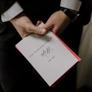 Marcus + Consuela’s wedding details are still replaying in our minds months later 🕊️

Planner: @plannedbyjill 
Photographer: @pageandholmes