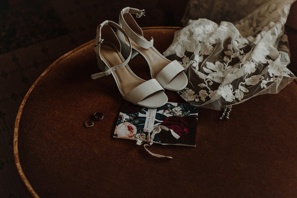 Naomi & Kristoff's wedding - accessories